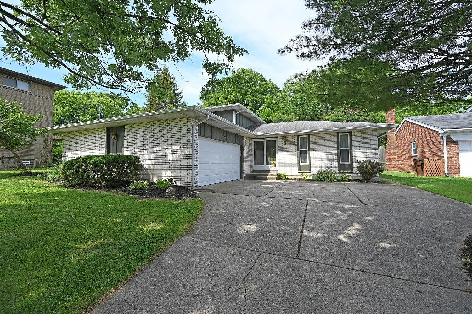 249 Pedretti Ave photo 1