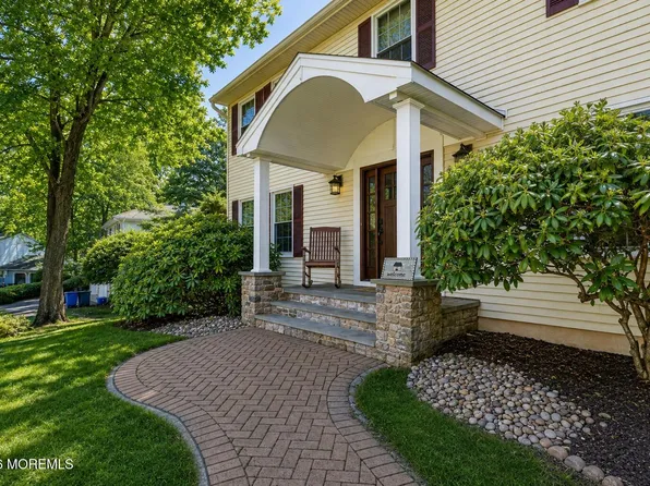 3 Manalapan Woods Drive, Manalapan, NJ 07726