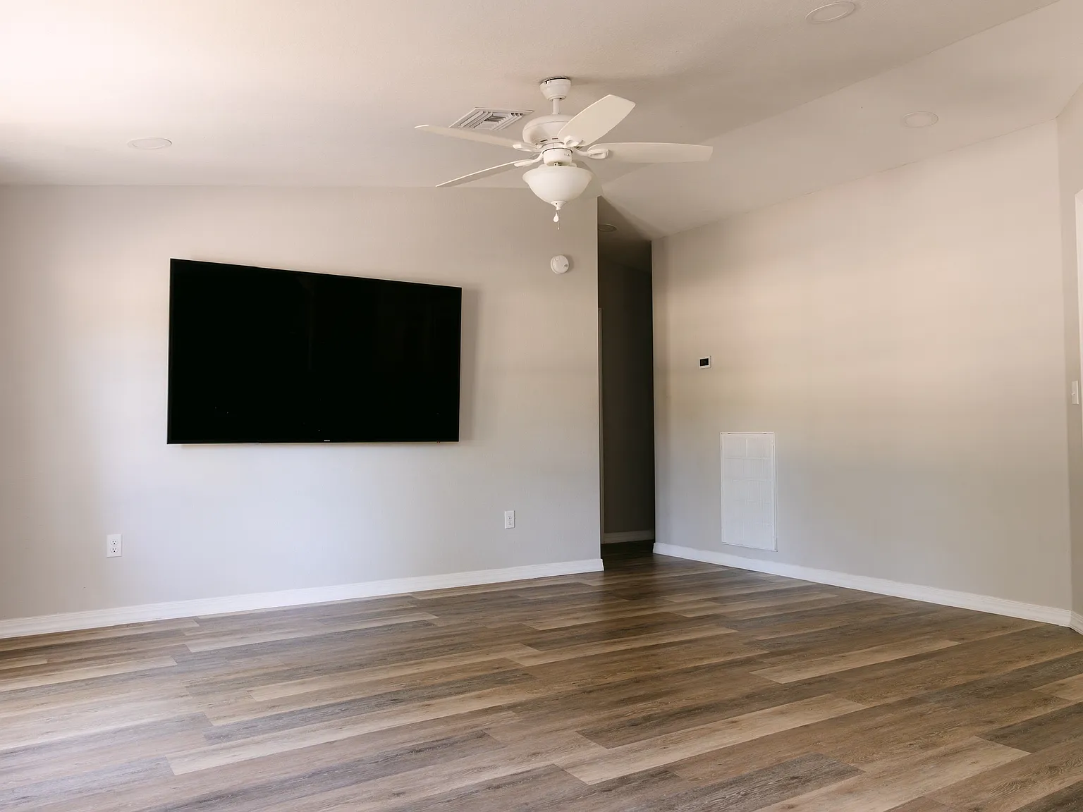 3 bed, 1144 sqft, $2,750 — Photo 3