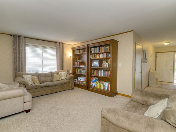 4th image of 30W211 Cynthia Ct