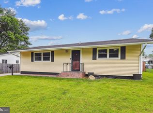 909 Regency Rd, Woodbridge, VA 22191