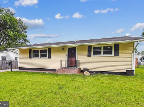 909 Regency Rd, Woodbridge, VA 22191