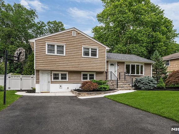 2nd image of 45 Jay Dr