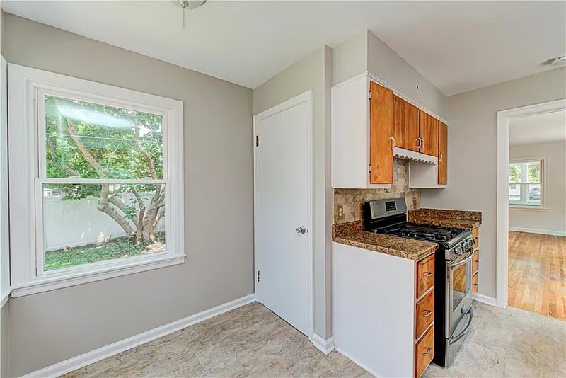 Thumbnail 11