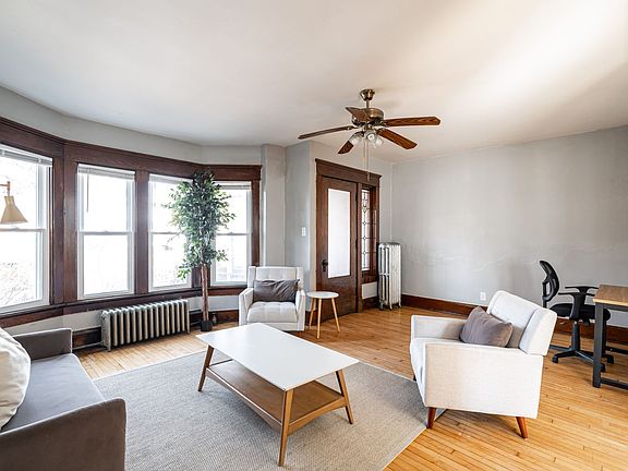 5th image of 2906 N Maryland Ave #0