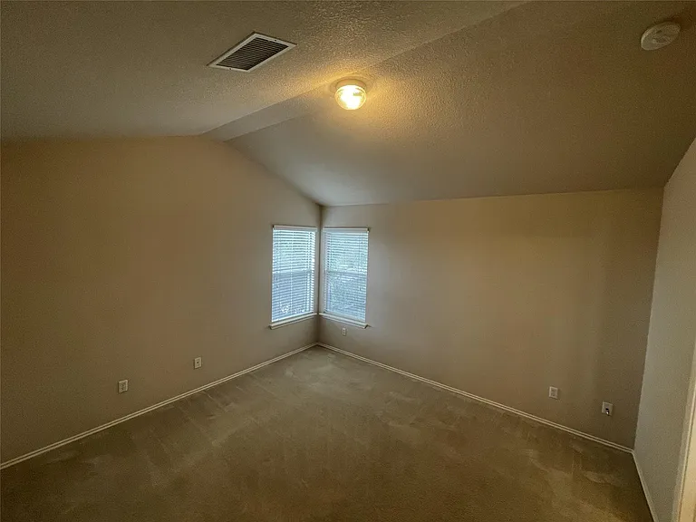 1211 Peyton Pl — Photo 22