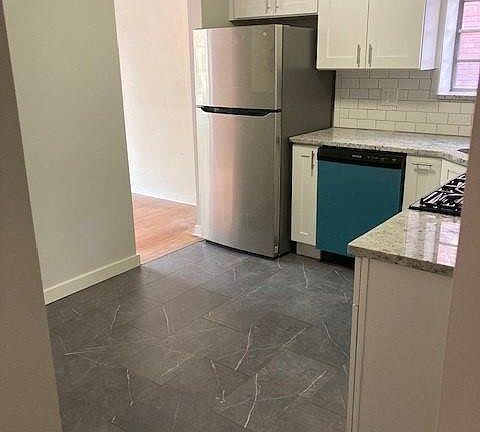 3rd image of 7048 Dartmouth Ave
