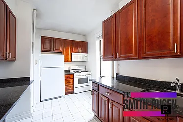 Rented by R New York