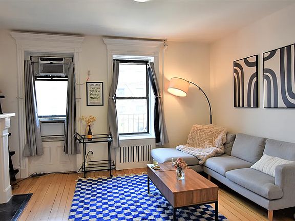 3rd image of 265 W 19th St APT 4S