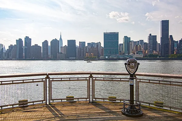 Rented by REAL New York | media 23