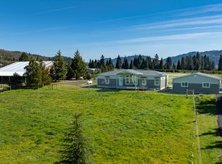 230 Colonial Rd, Roseburg, OR 97471