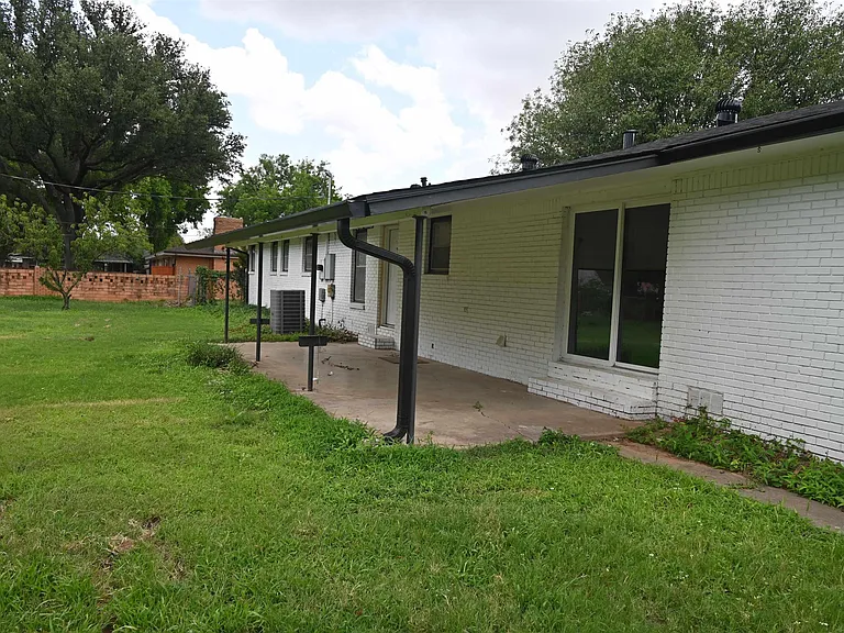 721 Maple St — Photo 26