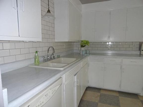 4th image of 530 Oak Lawn Ave