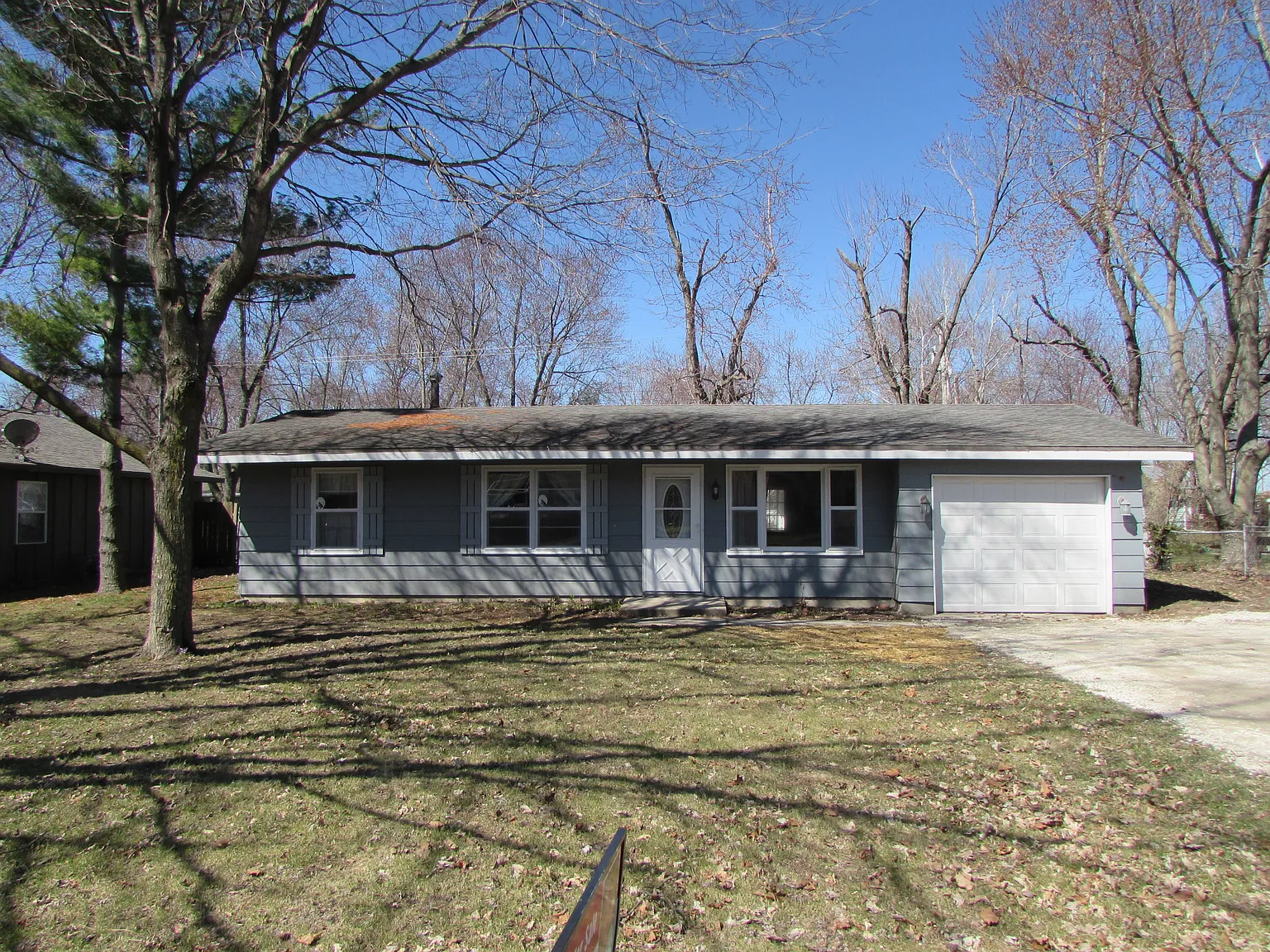 705 N Bourne St photo 1