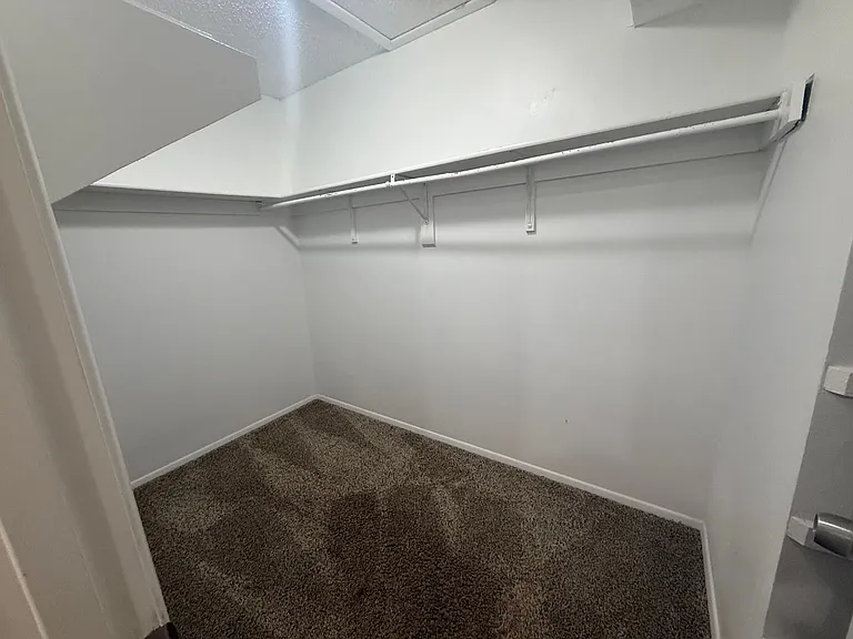 32 Del Tara Dr — Photo 12