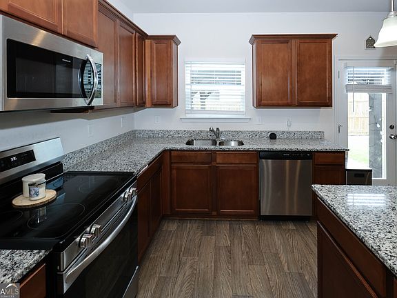 5th image of 1229 Lyndhurst Ln