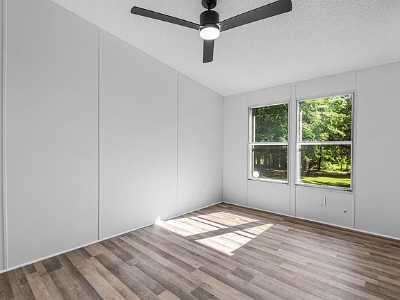 5th image of 1749 Blacksgate Rd E