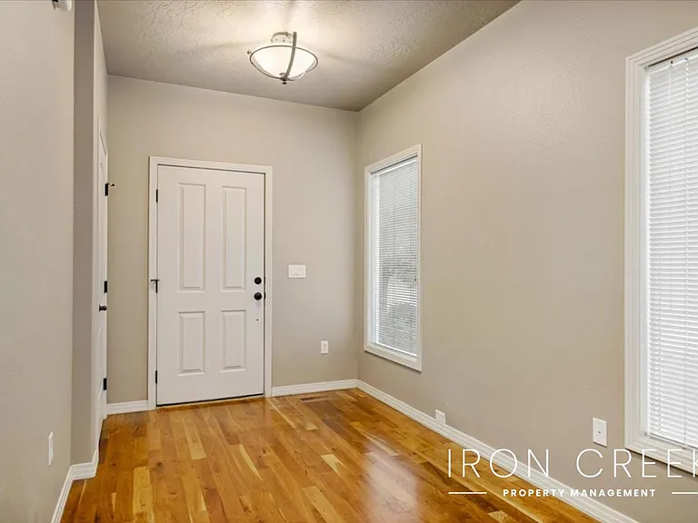 2155 S Amy Ave — Photo 8