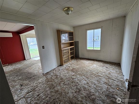 5th image of 423 LONG Avenue