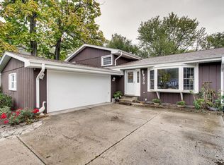 0N273 Cottonwood Dr, Wheaton, IL 60187