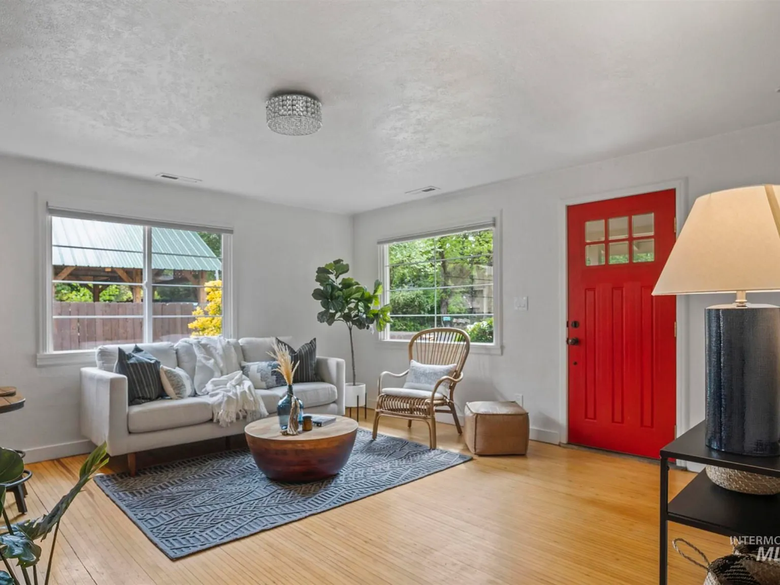 2 bed, 960 sqft, $2,100 — Photo 3