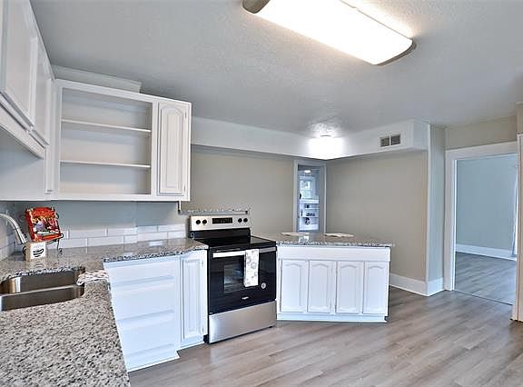 5th image of 310 Peach St