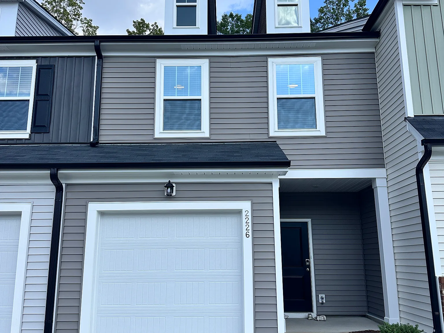 3 bed, 1511 sqft, $1,900 — Photo 1
