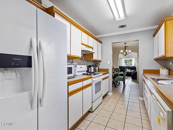 2nd image of 310 Chadwick Dr