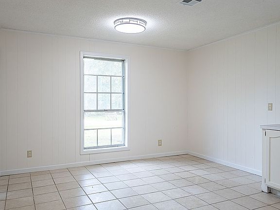 5th image of 289 Thompson Dr