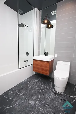 Rented by EXR | media 10