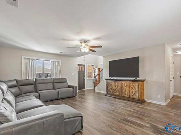 4th image of 14617 Bowman St