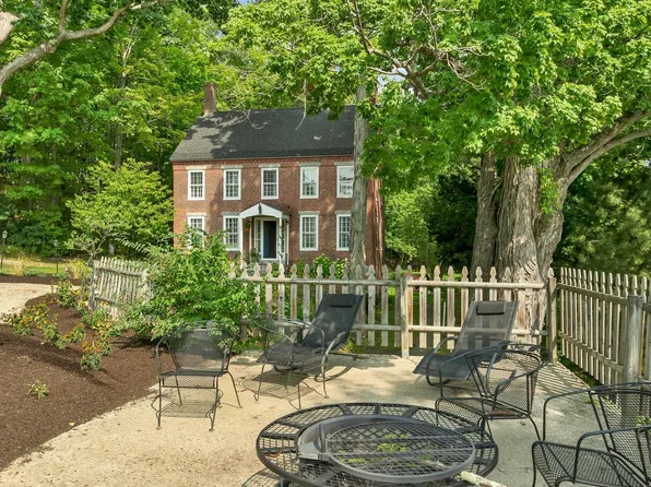 49 Center Street, Wolfeboro, NH 03894