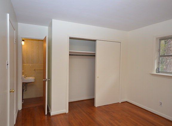 5th image of 216 Mimosa Park Dr