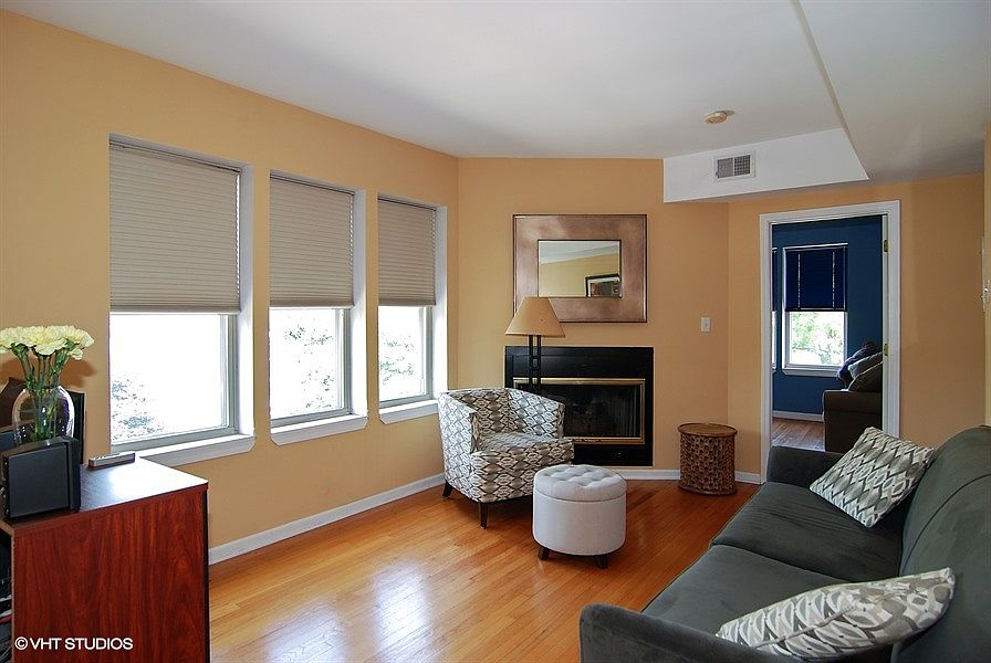 2nd image of 601 N Ashland Ave APT E3