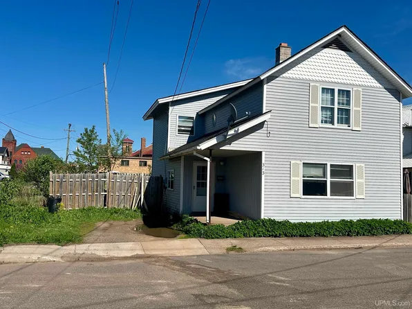 313 S Lake St, Ishpeming, MI 49849