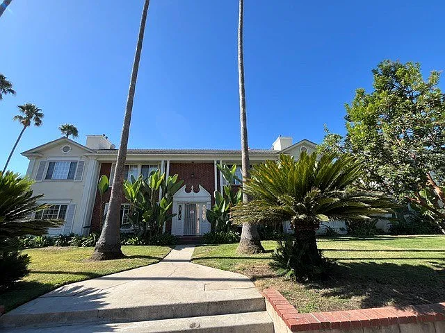 12000 Moorpark St — Photo 4