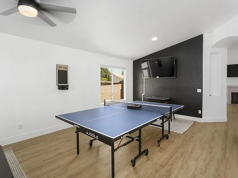 10319 W Luke Ave — Photo 12