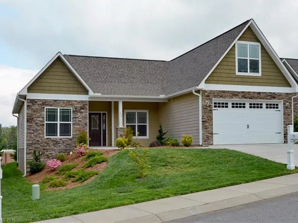 72 Weaver Village Way, Weaverville, NC 28787