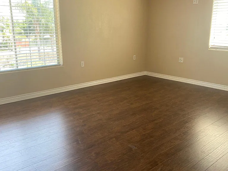 14820 Carnell St — Photo 5