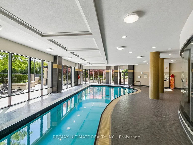 1135 Royal York Rd #501 — Photo 14