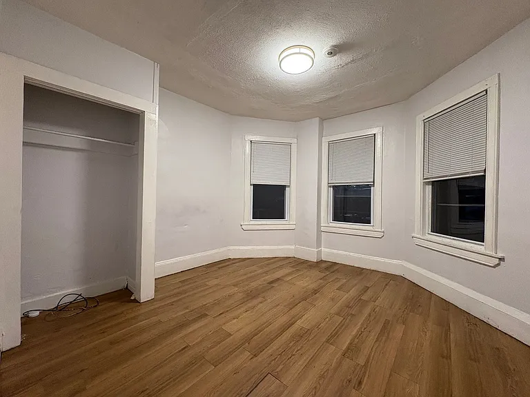 58-60 Temple Street — Photo 17