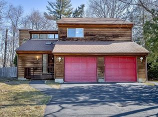 173 Llewellyn Dr, Westfield, MA 01085