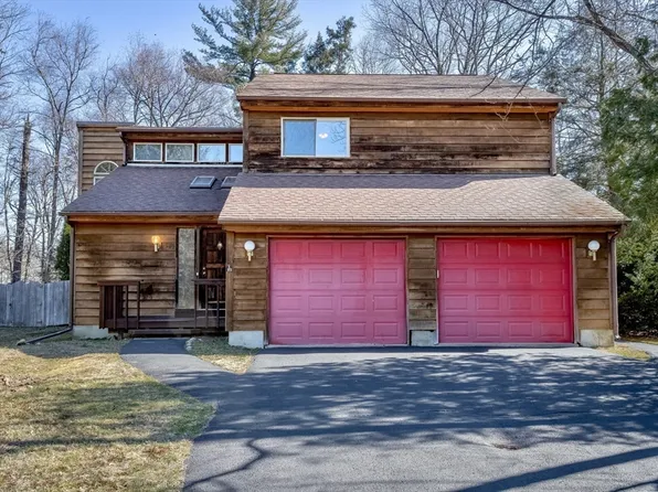 173 Llewellyn Dr, Westfield, MA 01085