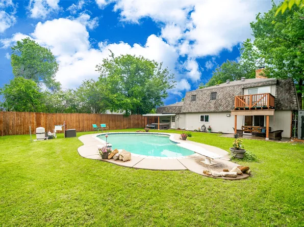 2121 Mountainview Dr, Hurst, TX 76054