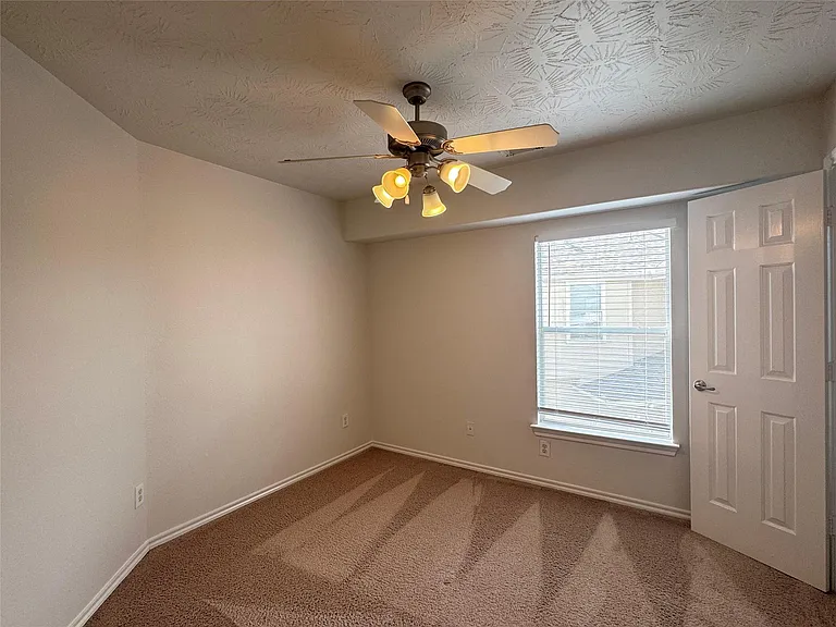11531 Jacinth Ct — Photo 28