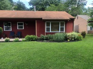 820 Crestline Dr, Lawrence, KS 66049