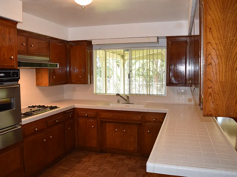 5333 La Canada Blvd — Photo 9