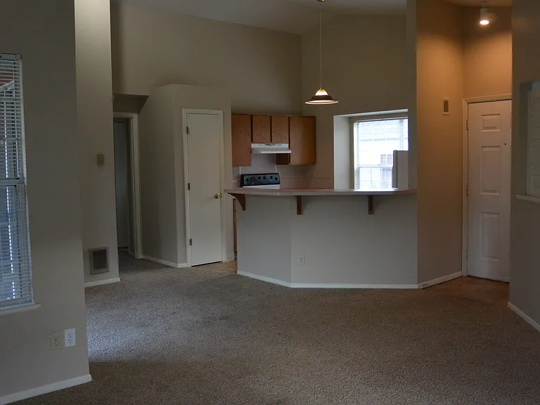 8307 NE Starflower Ct — Photo 2