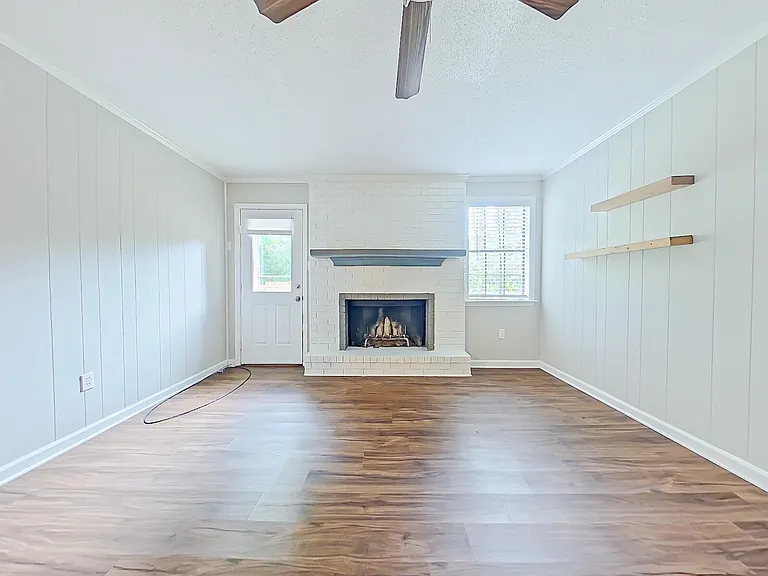 850 Brookfield Pkwy — Photo 8