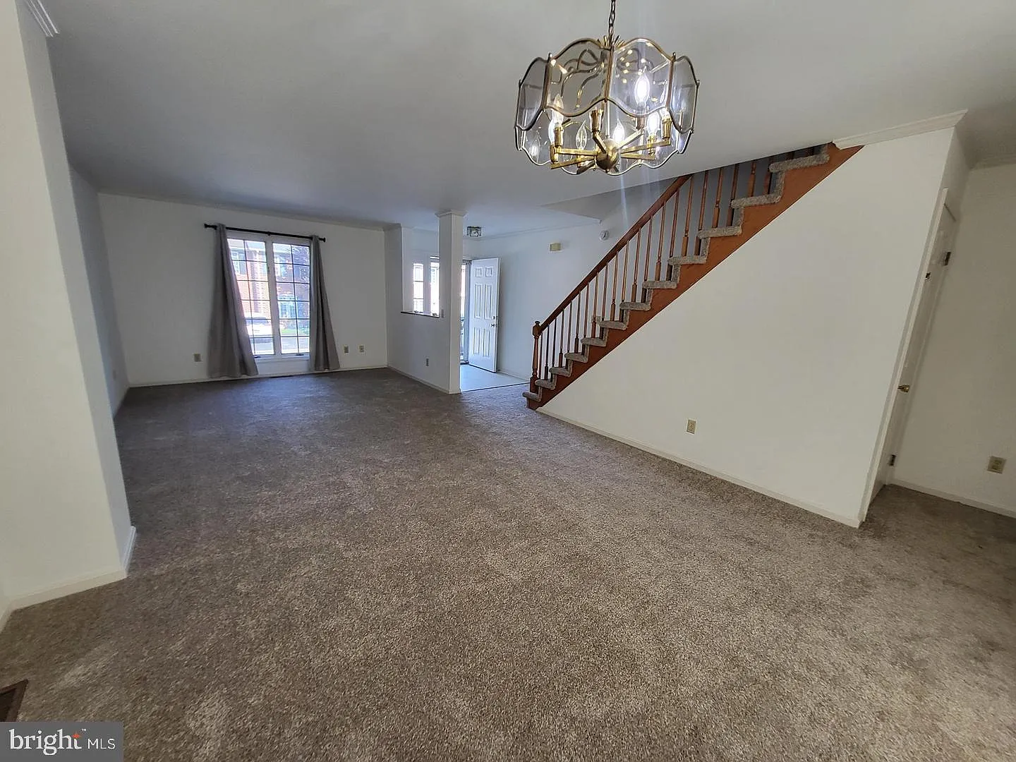 2 bed, 2.5 bath, 1475 sqft, $2,100 — Photo 2